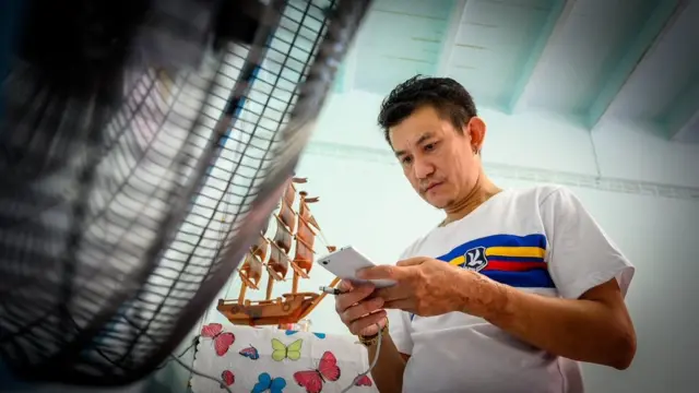 พ่อค้าขายไก่ทอด