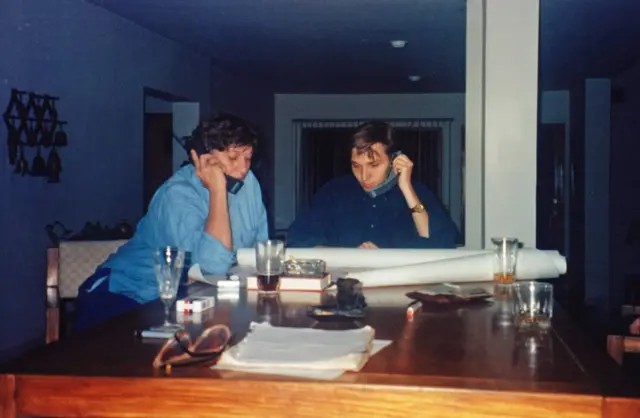 Madre y hermano de Miles