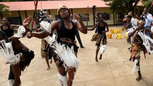 ụmụaka ụmụnwaanyị