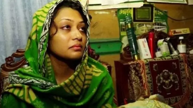 নিহত রিফাত শরীফের স্ত্রী আয়েশা আক্তার।