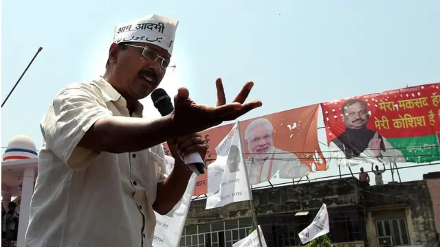 દિલ્હીના મુખ્ય મંત્રી અરવિંદ કેજરીવાલ બે દિવસની ગુજરાતયાત્રા પર આવી રહ્યા છે. આ દરમિયાન તેઓ 'ત્રીજા ચૂંટણી વચન'ની (ગૅરંટી) જાહેરાત કરશે.