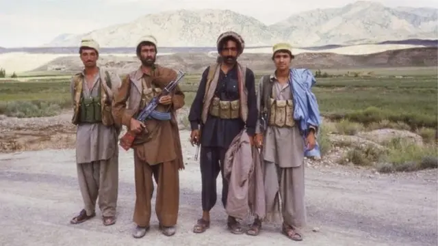 অনেক ছবিই পেশাওয়ারে প্রসেস করেছিলেন জন, ৩০ বছরে যেগুলোর অনেকগুলোই এখন ফ্যাকাশে হয়ে গেছে