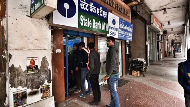 மூடப்படும் விளிம்பில் 50% ஏடிஎம்-கள்