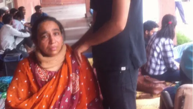 नजीब अहमद की मां