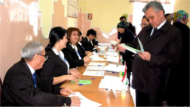 رای دهی در انتخابات پارلمانی تاجیکستان