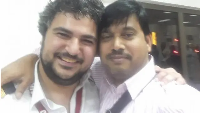 বিমানটির সফল অবতরণে পাইলটের দক্ষতার প্রশংসা করেন আরোহীরা।