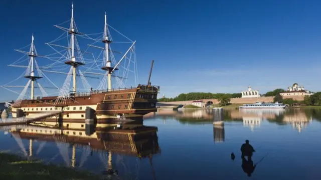 Barco no rio Volkhov