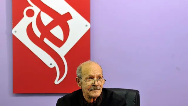 هوشنگ آزادی‌ور، شاعر، مترجم و مستندساز