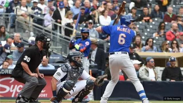 బేస్ బాల్