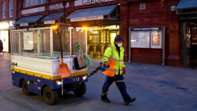 На прошлой неделе в Британии закрылись пабы и рестораны