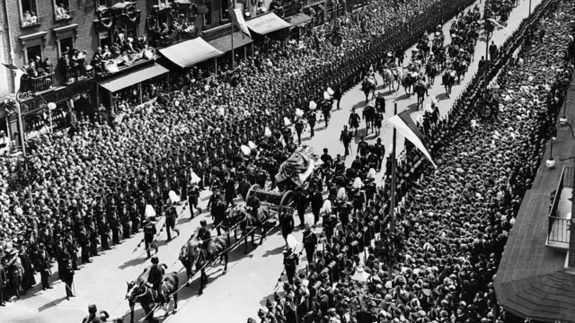 Траурный кортеж Эдуарда VII на улицах Лондона