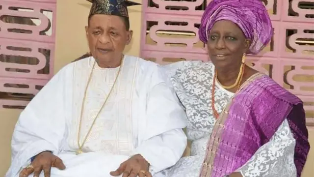 Oba lamidi Olayiwola Adeyemi ati aya rẹ akọkọ, Olori Abibat Nihinlola
