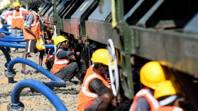 वाटर ट्रेन, पानी के वैगन की ट्रेन, ट्रेन, चेन्नई, जल संकट, पानी, ट्रेन पर पानी