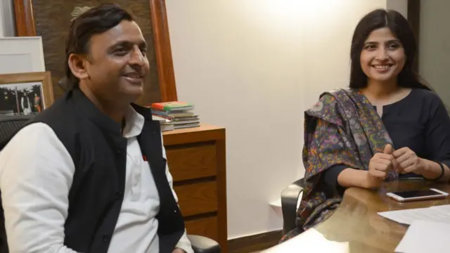 अखिलेश यादव डिंपल यादव