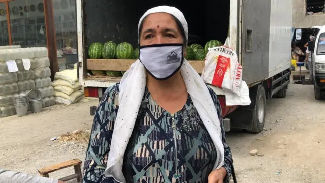 "Боғдан тушган даромад рўзғоримнинг бир қисмини кўтаради", яна бир қизи бюджет асосида таҳсил олаётганини айтган ўқитувчи аёл.