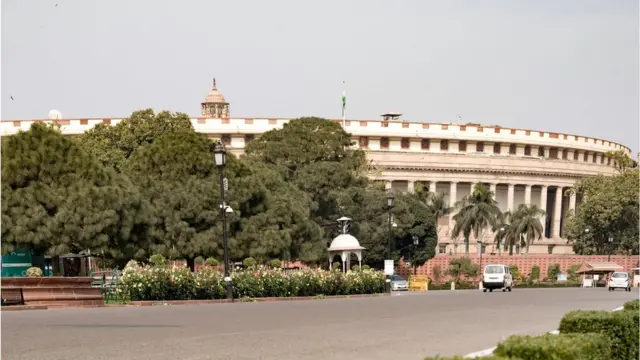 શું સમરસ મૉડલ લોકશાહીના આદર્શો જાળવે છે?