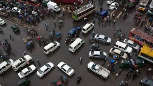 বাংলাদেশে সড়কপথে শৃঙ্খলা ফেরানো যাচ্ছে না কোনভাবেই