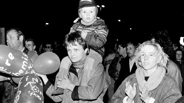 Manifestantesser cambista de apostas esportivas é crimeprotestoser cambista de apostas esportivas é crimeLeipzigser cambista de apostas esportivas é crime1989