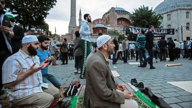 Qanday qilib soxta mushukni sikish kerak Yalangoch Pocahontas porno