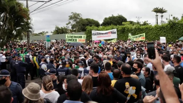 protesto contra Lockdown