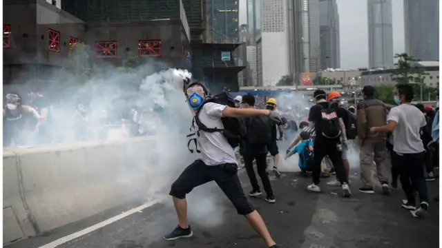 6月12日的示威場面