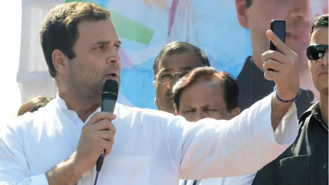 নভেম্বর ২০১৭য় গুজরাট বিধানসভা নির্বাচনের ভোট প্রচারণায় রাহুল গান্ধী