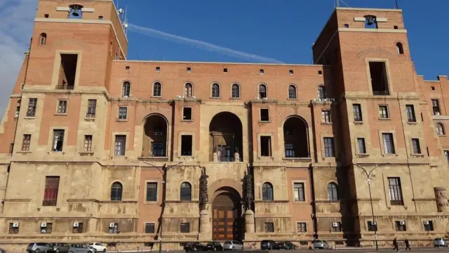 Palacio de Gobierno (Taranto), Italia, 1930-34