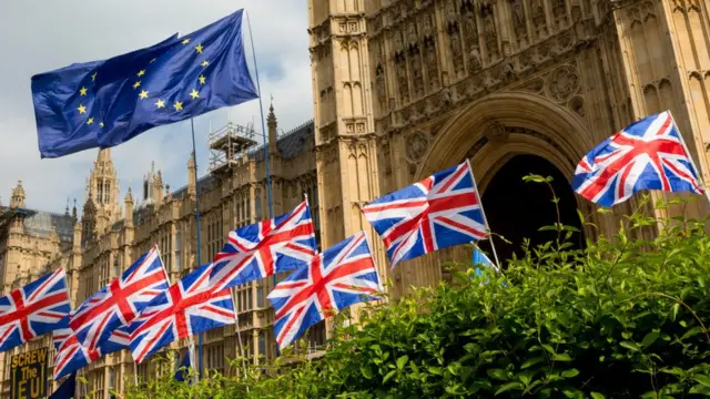 بخش عمده قطعات کارخانه‌های خودروسازی بریتانیا از اتحادیه اروپا وارد می‌شود