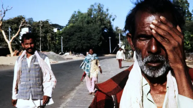 চৌঠা ডিসেম্বর ১৯৮৪ সালে ভোপাল দুর্ঘটনার শিকার এক ব্যক্তি