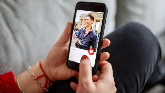 آن لائن ڈیٹنگ