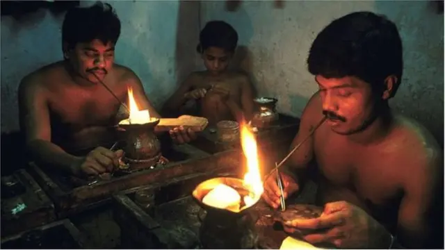 বাংলাদেশে স্বর্ণ রিসাইকেল করার চল রয়েছে।