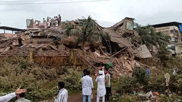 ਮਹਾਰਾਸ਼ਟਰ : 5 ਮੰਜ਼ਿਲਾਂ ਇਮਾਰਤ ਡਿੱਗੀ, 70-80 ਲੋਕਾਂ ਦੇ ਦੱਬੇ ਹੋਣ ਦਾ ਖਦਸ਼ਾ
