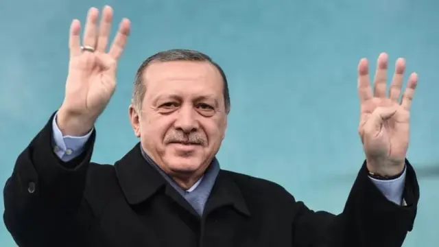 Salaanta afarta farood waxay ka timid mudaharaadyadii Ikhwaanul-Muslimiinka Masar ee dhacay 2013-kii