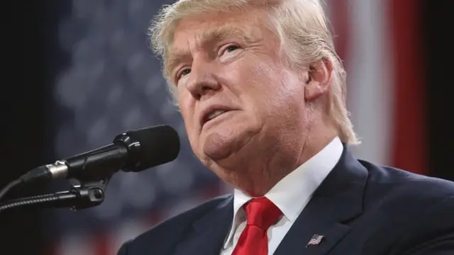 डोनाल्ड ट्रंप