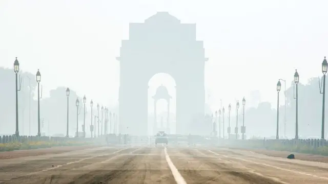 ஊரடங்கு உத்தரவுக்கும் 144 தடை உத்தரவுக்கும் என்ன வேறுபாடு?