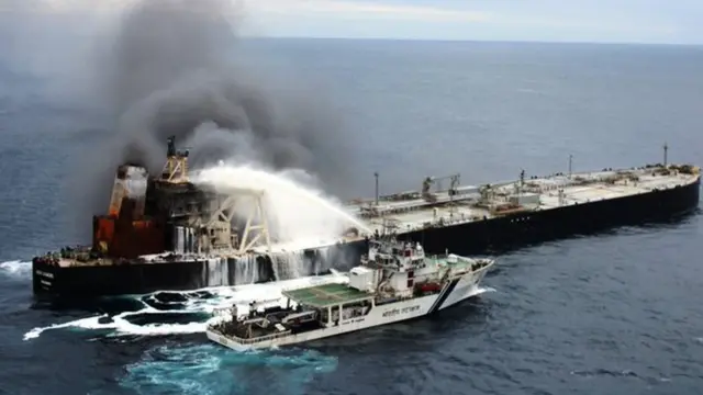 கப்பலில் தீ