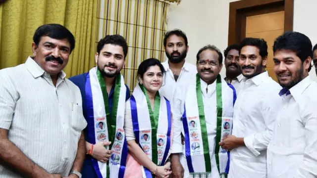 జగన్, తోట నరసింహం