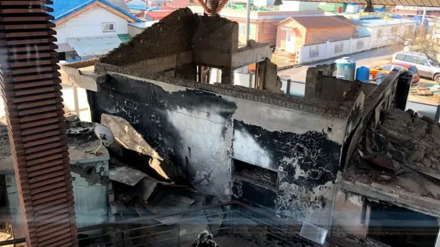 포격 당시 파괴된 가옥 일부를 보존하여 연평도 안보교육관을 만들었다