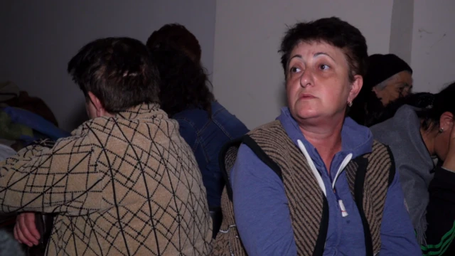 तहख़ाने में शरणार्थी