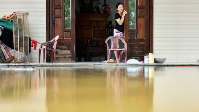 Bão lụt miền Trung VN