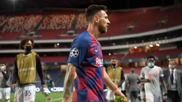 فاز ميسي بجائزة الكرة الذهبية ست مرات وفاز بدوري أبطال أوروبا أربع مرات مع برشلونة