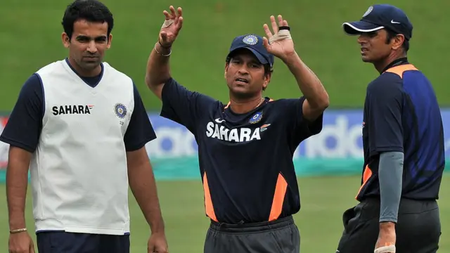 டிராவிட், ஜாகீர் போன்ற மூத்த வீரர்களை இப்படி நடத்தலாமா?