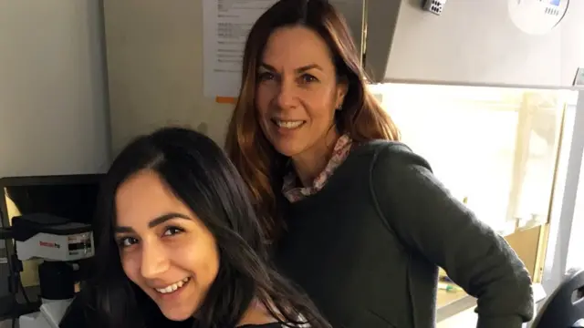 профессор Магдалена Зенрицка-Гетц и коллега Сара Харрисон