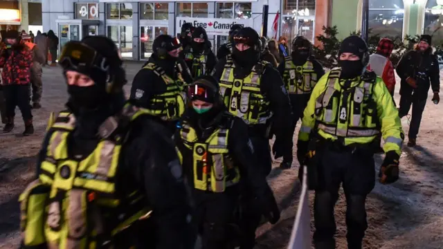 канадскиее полицейские