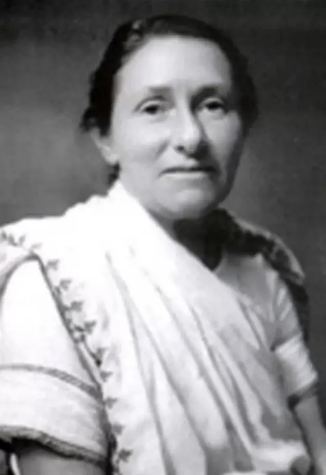 सरला बेन