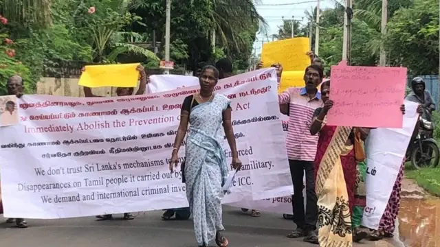 கோத்தபாய ராஐபக்ஷவை கைது செய்ய யாழ்ப்பாணத்தில் நடந்த போராட்டம்