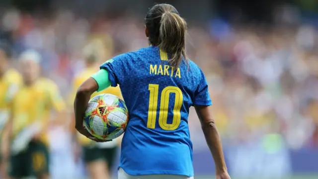 মার্তা এবং বল