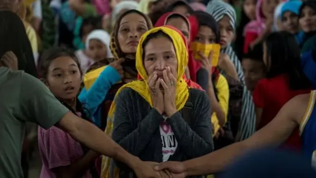 نزح معظم سكان بلدة ماراوي منذ بدء القتال، ولم يتبق إلا مئات محاصرين في المناطق التي يسيطر عليها المسلحون