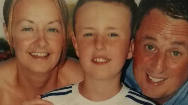 Mark Williams con su mujer Michelle y su hijo Ethan