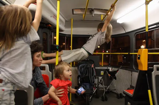 "Мы шумим не больше, чем любая семья с тремя детьми", - удивляется "Война" в ответ на обвинения соседей по сквотам